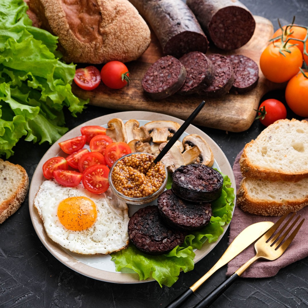 Черный пудинг с лучком и гречкой